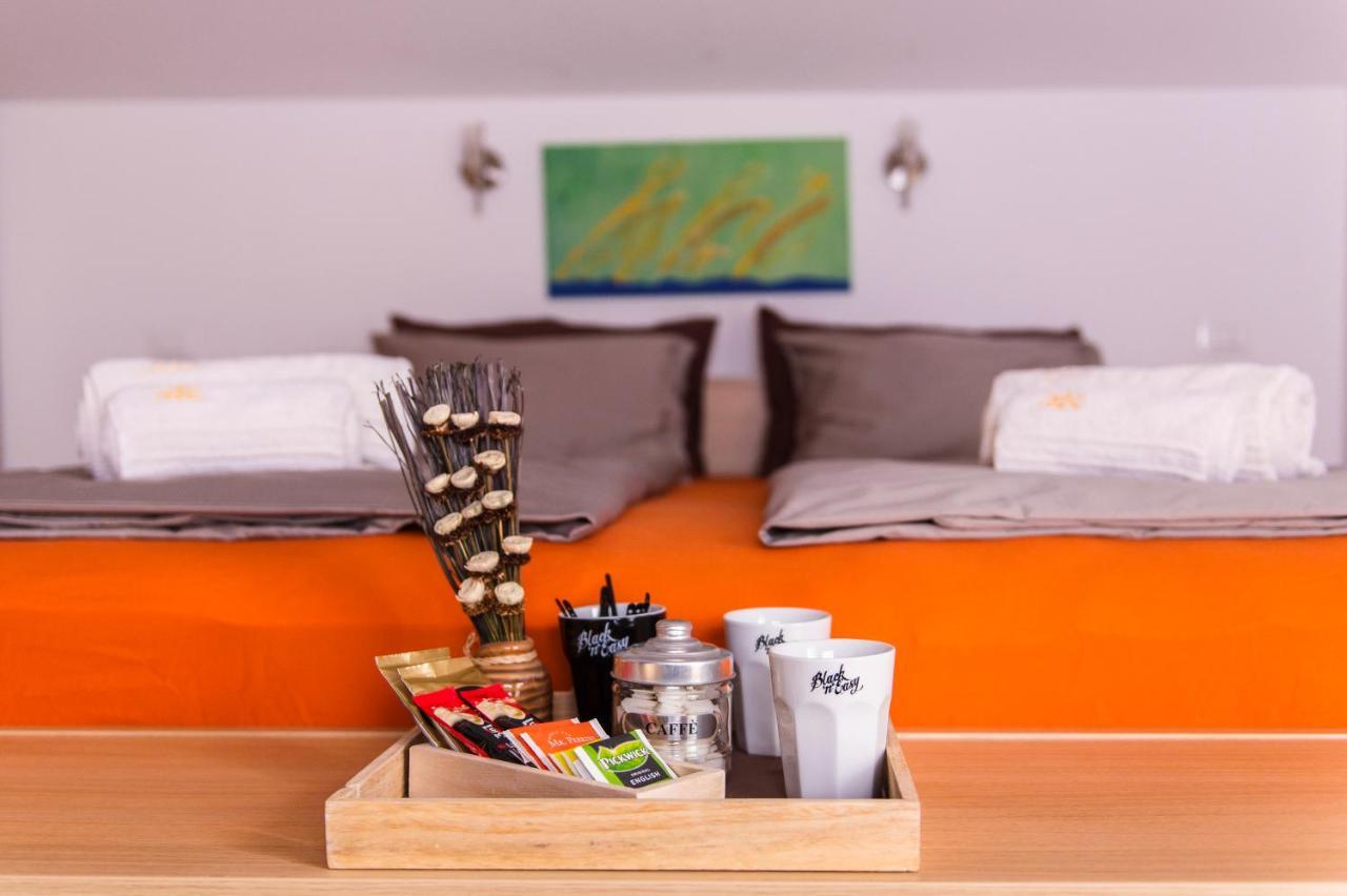 Apartment And Rooms Hisa Sonca โคบาริด ภายนอก รูปภาพ