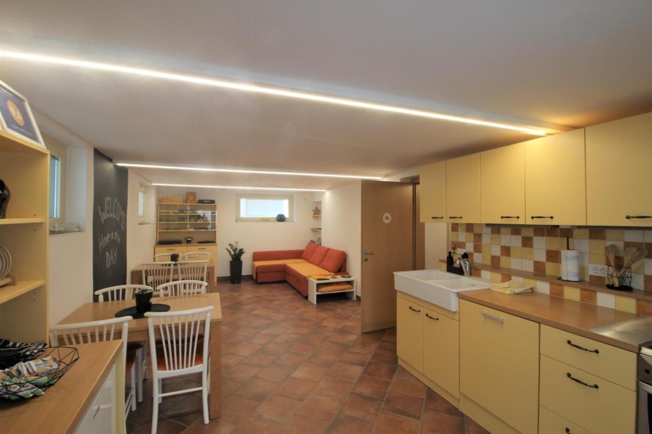 Apartment And Rooms Hisa Sonca โคบาริด ภายนอก รูปภาพ