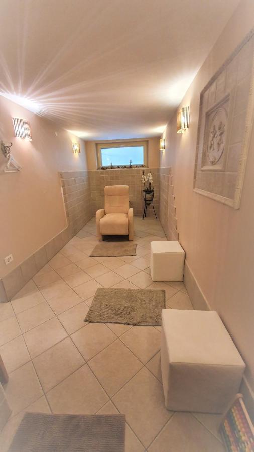Apartment And Rooms Hisa Sonca โคบาริด ภายนอก รูปภาพ