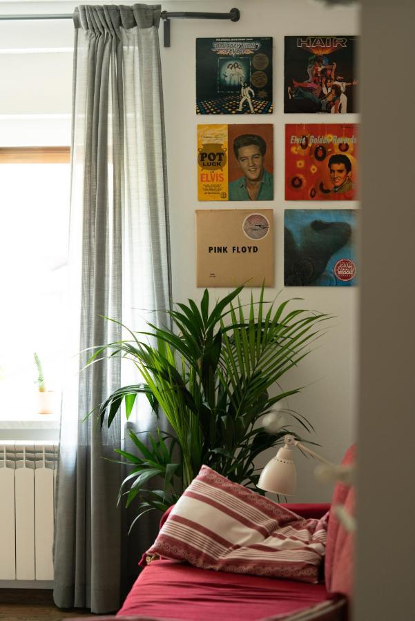Apartment And Rooms Hisa Sonca โคบาริด ภายนอก รูปภาพ